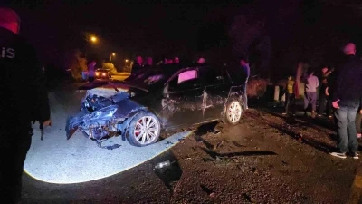Adana&rsquo;da evin duvarına &ccedil;arpan otomobil takla attı: 1 yaralı
