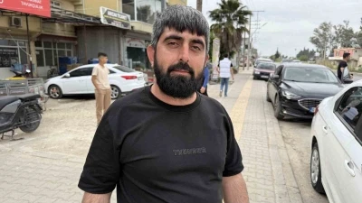 Adana&rsquo;da faciadan d&ouml;n&uuml;ld&uuml;: Park halindeki aracın altına giren &ccedil;ocuk son anda kurtarıldı

