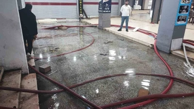 Adana&rsquo;da iş hanını 27 yıldır su basıyor
