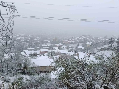 Adana&rsquo;da mayısta kar s&uuml;rprizi
