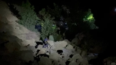 Adana’da otomobil uçuruma yuvarlandı: 5 ölü
