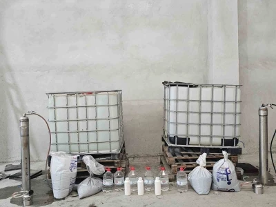 Adana&rsquo;da sahte alkol operasyonu: 1 ton etil alkol ele ge&ccedil;irildi
