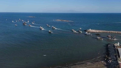 Adana’da tekneler Küresel Sumud Filosu’na destek için Akdeniz’e açıldı
