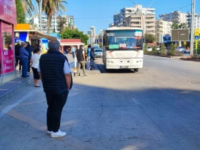 Adana’da toplu taşıma zammı tepki çekiyor
