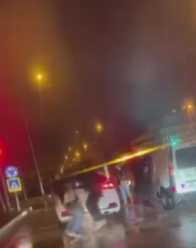 Adana&rsquo;da trafikte yumruklu kavga kamerada
