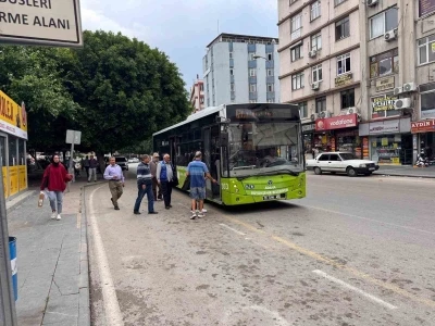 Adana&rsquo;da ulaşım fiyatlarına tepki: "D&ouml;rt kişilik aile yolculuk edemez hale geldi"
