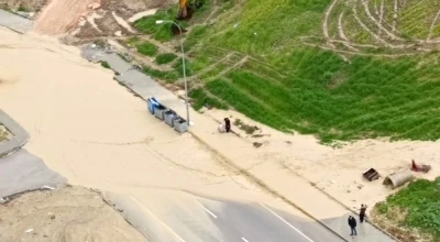Adana&rsquo;da yağmur hayatı fel&ccedil; etti: Dereler taştı, yollar g&ouml;le d&ouml;nd&uuml;
