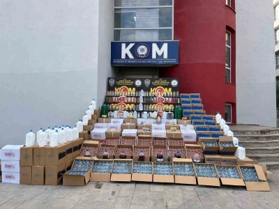 Adana’da yılbaşı öncesi kaçak içki operasyonu: 4 ton etil alkol ele geçirildi
