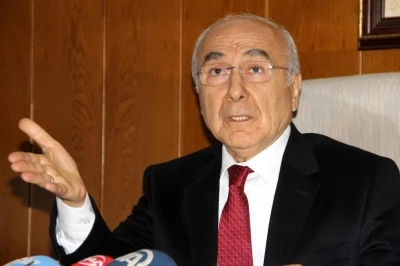 Adana’nın eski Büyükşehir Belediye Başkanı Aytaç Durak uçakta fenalaştı
