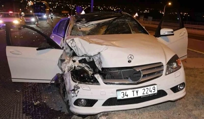 Aday sürücü alkollü araç kullandı, tıra arkadan çarptı: Ehliyeti daimi olarak iptal edildi
