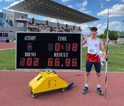 Adil Sani Konukoğlu Spor Lisesi &ouml;ğrencisi cirit atmada T&uuml;rkiye şampiyonu oldu