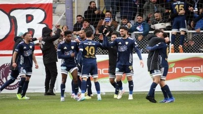 Adım adım S&uuml;per Lig'e geliyorlar! 1. Lig'in zirvesi alev aldı