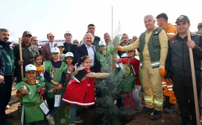 Adıyaman’da 10 bin 500 fidan toprakla buluştu
