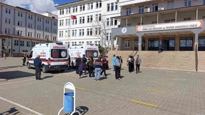Adıyaman&rsquo;da 3 &ouml;ğrenci gıda zehirlenmesi ş&uuml;phesiyle hastanelik oldu