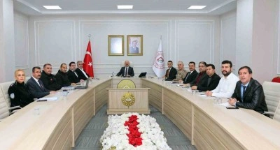 Adıyaman&rsquo;da ağır ve orta hasarlı yapıların yıkım s&uuml;reci konuşuldu