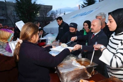 Adıyaman&rsquo;da &rsquo;bereket sofralarda, kardeşlik g&ouml;n&uuml;llerde&rsquo; iftar buluşması
