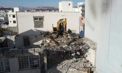 Adıyaman&rsquo;da binalar daha g&uuml;venli şekilde yıkılıyor
