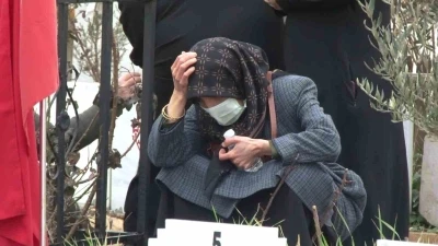 Adıyaman&rsquo;da deprem şehitliğine duygusal ziyaret
