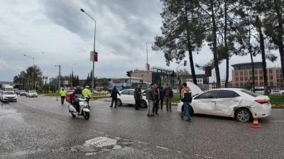 Adıyaman&rsquo;da d&ouml;rt ara&ccedil; bir birine girdi
