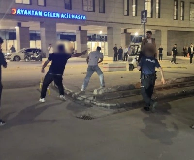 Adıyaman&rsquo;da hastanede bı&ccedil;aklı saldırı: 2&rsquo;si g&uuml;venlik g&ouml;revlisi 3 yaralı