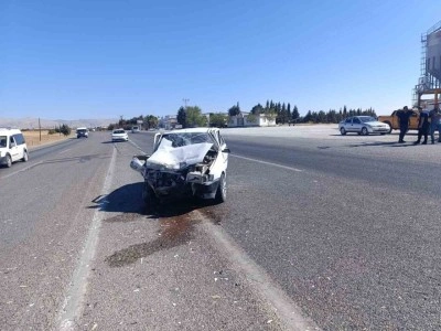 Adıyaman’da iki otomobil çarpıştı: 4 yaralı
