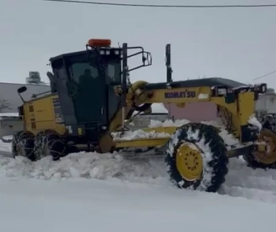 Adıyaman&rsquo;da karla m&uuml;cadele aralıksız s&uuml;r&uuml;yor
