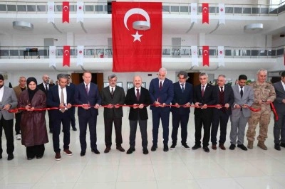 Adıyaman&rsquo;da "Kim var?" sanat etkinliği ger&ccedil;ekleştirildi