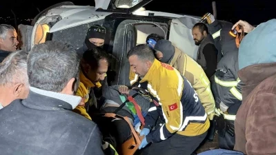 Adıyaman&rsquo;da minib&uuml;s takla atarak devrildi: 4 yaralı
