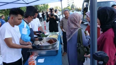 Adıyaman’da öğrencilere çiğ köfteli karşılama
