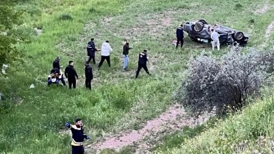 Adıyaman&rsquo;da otomobil tarlaya u&ccedil;tu: 4 yaralı