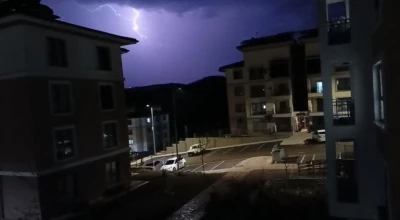 Adıyaman&rsquo;da şimşekler geceyi aydınlattı
