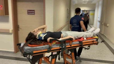 Adıyaman’da yolcu minibüsü elektrik direğine çarptı: 8 yaralı
