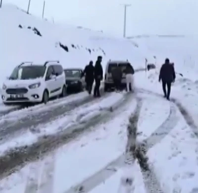 Adıyaman&rsquo;ın y&uuml;ksek kesimlerinde kar yağışı
