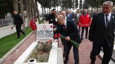 Adıyaman kent protokol&uuml; şehitlik ziyaretinde bulundu

