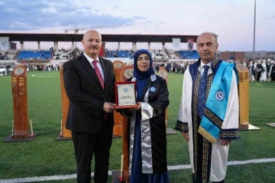 Adıyaman &Uuml;niversitesi&rsquo;nde mezuniyet coşkusu yaşandı