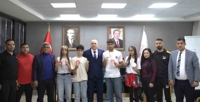 Adıyamanlı kick boks&ccedil;ulardan T&uuml;rkiye Şampiyonasında b&uuml;y&uuml;k başarı
