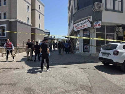 Adliyeden çıkarılan zanlılara silahlı saldırı: 2 yaralı
