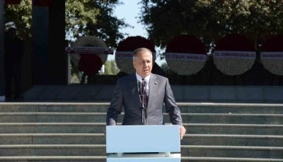 Adnan Menderes ve yol arkadaşları kabirleri başında anıldı
