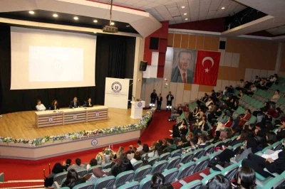 ADÜ’de &quot;Öğretmenlik Yolunda: Deneyimden İlham Almak&quot; etkinliği gerçekleştirildi
