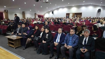 AD&Uuml;&rsquo;l&uuml; akademisyenler Nazilli&rsquo;de her y&ouml;n&uuml;yle kadına şiddeti anlattı
