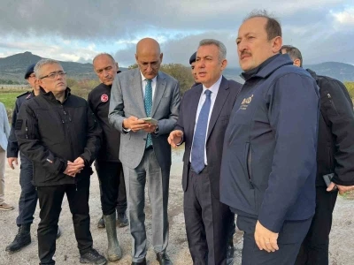 AFAD Başkanı Pehlivan ve Vali Elban’dan Foça’da açıklama
