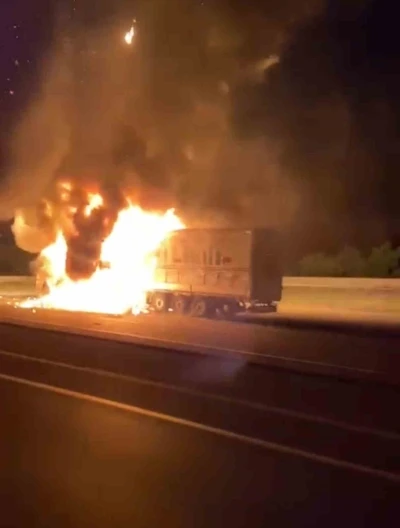 Afyon-Konya yolunda alevler yükseldi
