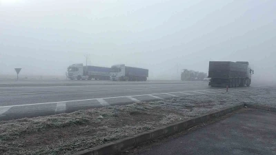 Afyonkarahisar&rsquo;da sis etkili oldu
