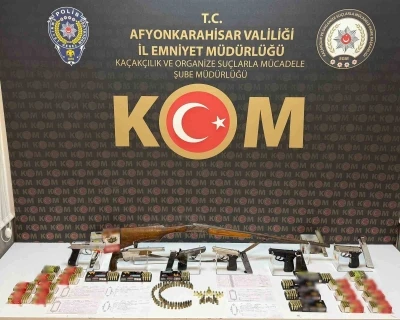 Afyonkarahisar&rsquo;da tefeci operasyonu: 5 g&ouml;zaltı
