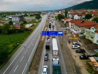 Afyonkarahisar&rsquo;daki kara yollarında bayram trafiği yoğunluğu
