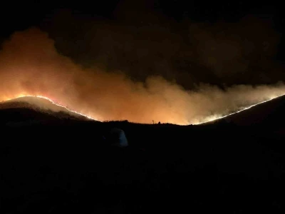 Afyonkarahisar’daki orman yangınına müdahale sürüyor
