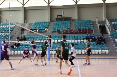 Afyonkarahisar GSB Yurtları YURTLİG Voleybol&rsquo;da Ege Grup Şampiyonu oldu

