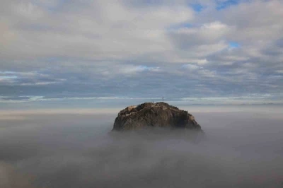 Afyonkarahisar&rsquo;ın sis altındaki g&ouml;r&uuml;nt&uuml;s&uuml; mest etti
