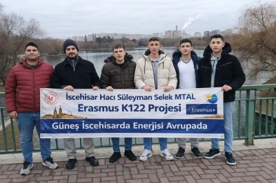 Afyonkarahisarlı &ouml;ğrenciler B&uuml;kreş&rsquo;te

