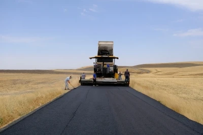 Ağrı’da 17 kilometrelik köy yolunda asfalt çalışması tamamlandı
